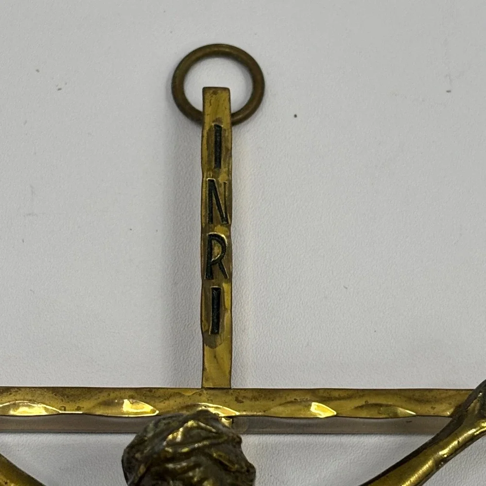 Vintage Brass Wall Crucifix INRI Hammered Metal Religious Cross Jesus Corpus 10" - Picture 5 of 9